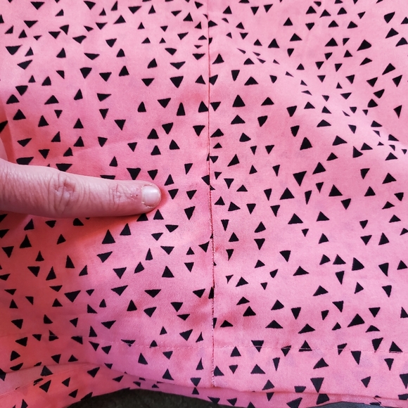 Cute Pink and Black Dress with Triangle Pattern - Picture 6 of 8